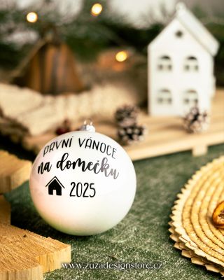 🏡 Nové místo, nové začátky, první společné Vánoce. 🕯️ Personalizovaná ozdoba, která připomene váše první Vánoce ve svém....